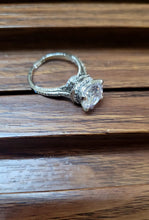 Load image into Gallery viewer, Solitaire cz adjustable Ring