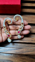Load image into Gallery viewer, Zenith Diamond earcuffs Earrings