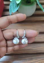 Load image into Gallery viewer, Majestic Pearl Earrings