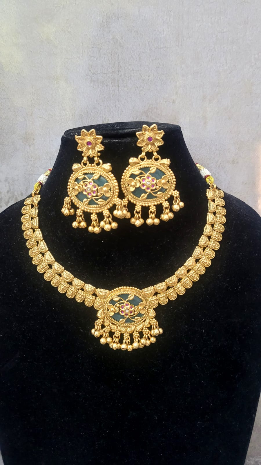Royal Gold Heritage Necklace set