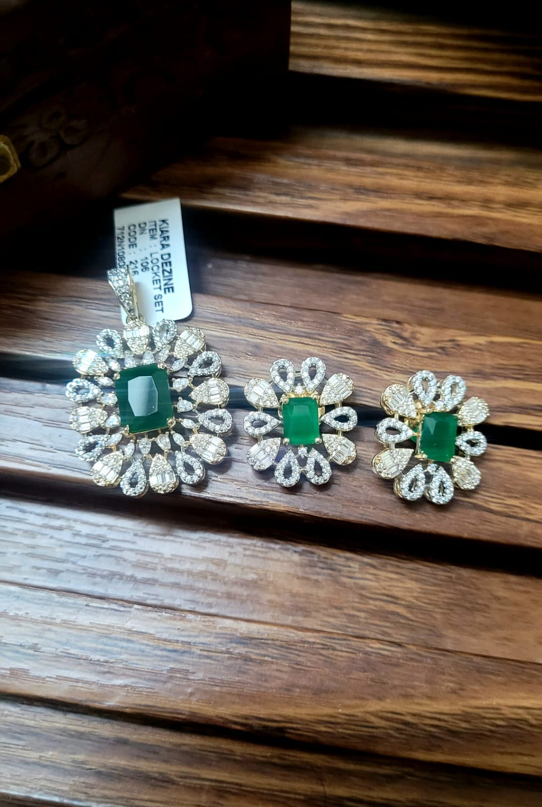 Emerald Diamond Pendant Necklace Set