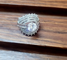 Load image into Gallery viewer, Queens adjustable Ring