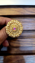 Load image into Gallery viewer, Golden glow finger Ring