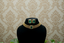 Load image into Gallery viewer, Green Choker Diamond Necklace Set