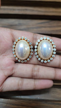 Load image into Gallery viewer, Timeless Pearl Sparkle Earrings