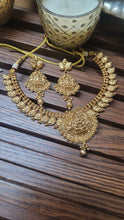 Load image into Gallery viewer, Sri traditional Necklace set