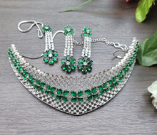 Load image into Gallery viewer, Green Diamond Choker Necklace set with maangtikka