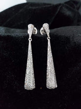 Load image into Gallery viewer, Ishita diamond Earrings - Gemzlane