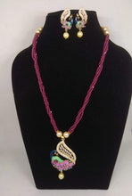 Load image into Gallery viewer, Peacock Pendant Beaded Diamond Necklace Set