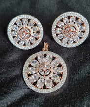 Load image into Gallery viewer, Aaira round white  pendant diamond necklace set