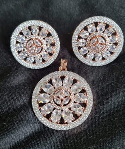 Aaira round white  pendant diamond necklace set