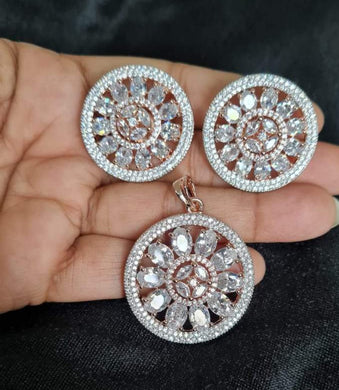 Aaira round white  pendant diamond necklace set