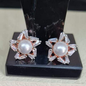 Star pearls and diamonds Rosegold plated Studs Earrings