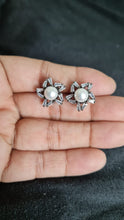 Load image into Gallery viewer, Star pearls and diamonds Black plated Studs Earrings