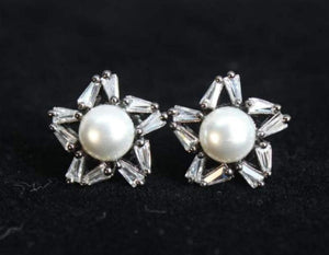 Star pearls and diamonds Black plated Studs Earrings