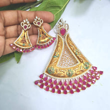 Load image into Gallery viewer, Gemzlane triangular pendant necklace set