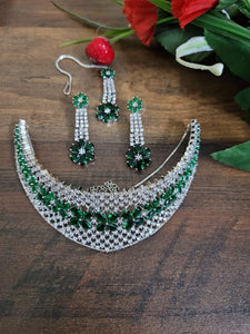 Green Diamond Choker Necklace set with maangtikka