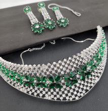 Load image into Gallery viewer, Green Diamond Choker Necklace set with maangtikka