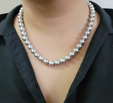 Load image into Gallery viewer, Metallic Grey Pearl fashion necklace