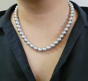 Metallic Grey Pearl fashion necklace