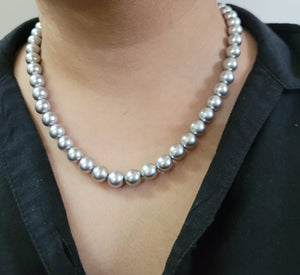 Metallic Grey Pearl fashion necklace
