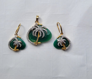 Heart shaped diamond green pendant necklace set