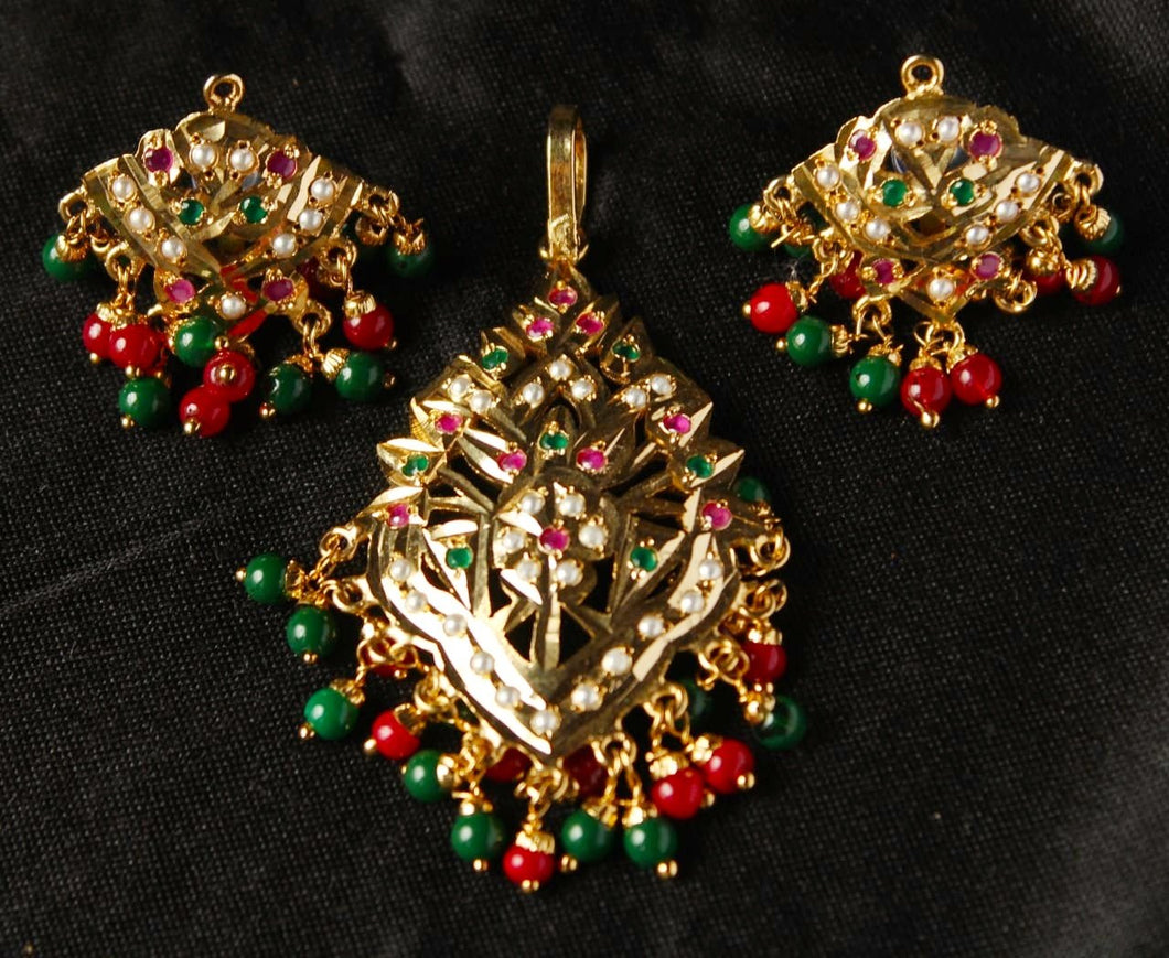 Gemzlane multi colour jadau pendant necklace set - Necklace set