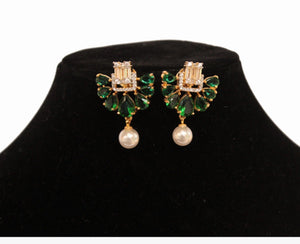 Avya Emerald and american diamonds Studs Earrings - Gemzlane