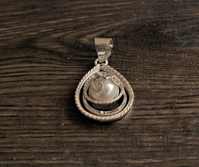 92.5 Sterling Silver Pearl Pendant - Gemzlane