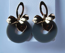 Load image into Gallery viewer, Stylish stud Fashion earrings - Gemzlane