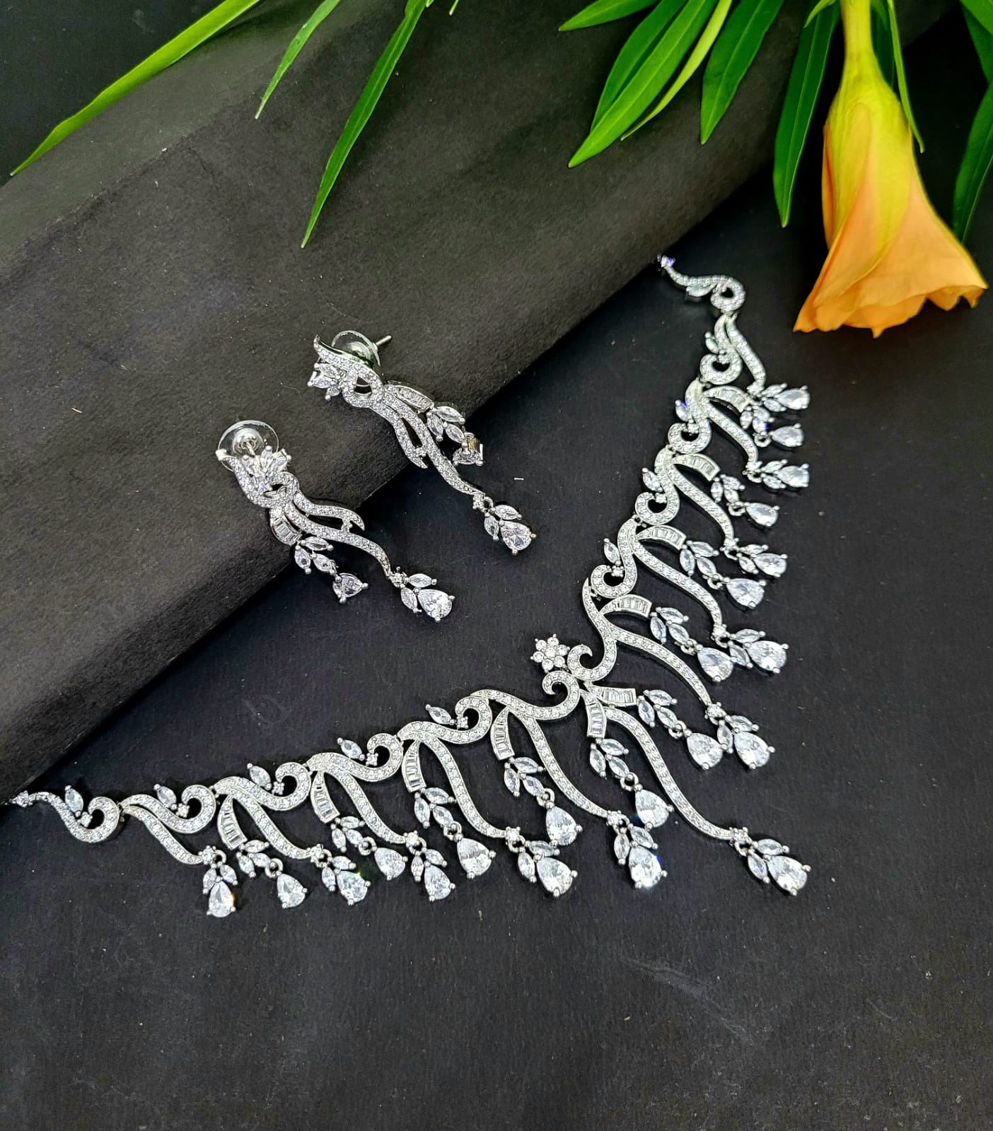 Niharika White Diamond Necklace Set Gemzlane