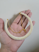 Load image into Gallery viewer, Gemzlane Pearl Hasli Necklace