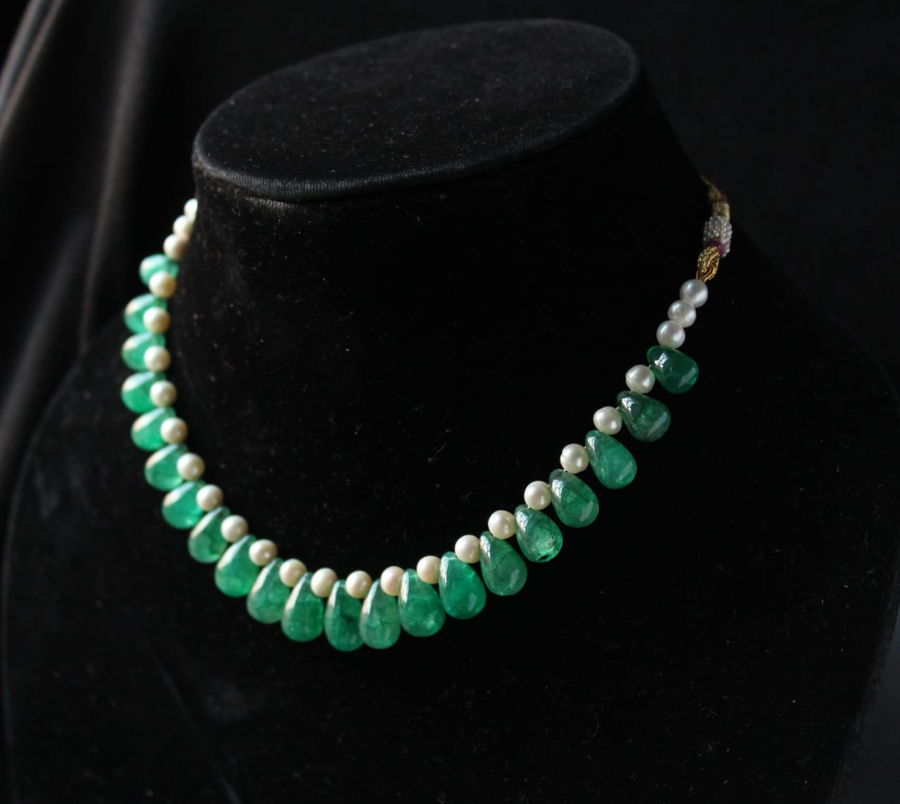 Precious Emerald Drops and pearls choker necklace set | Gemzlane